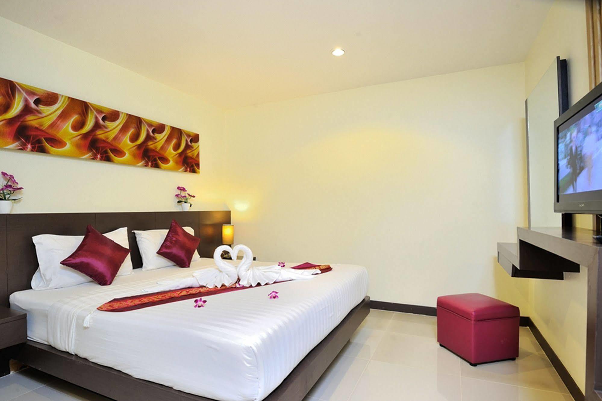 Pimrada Hotel Patong Eksteriør bilde