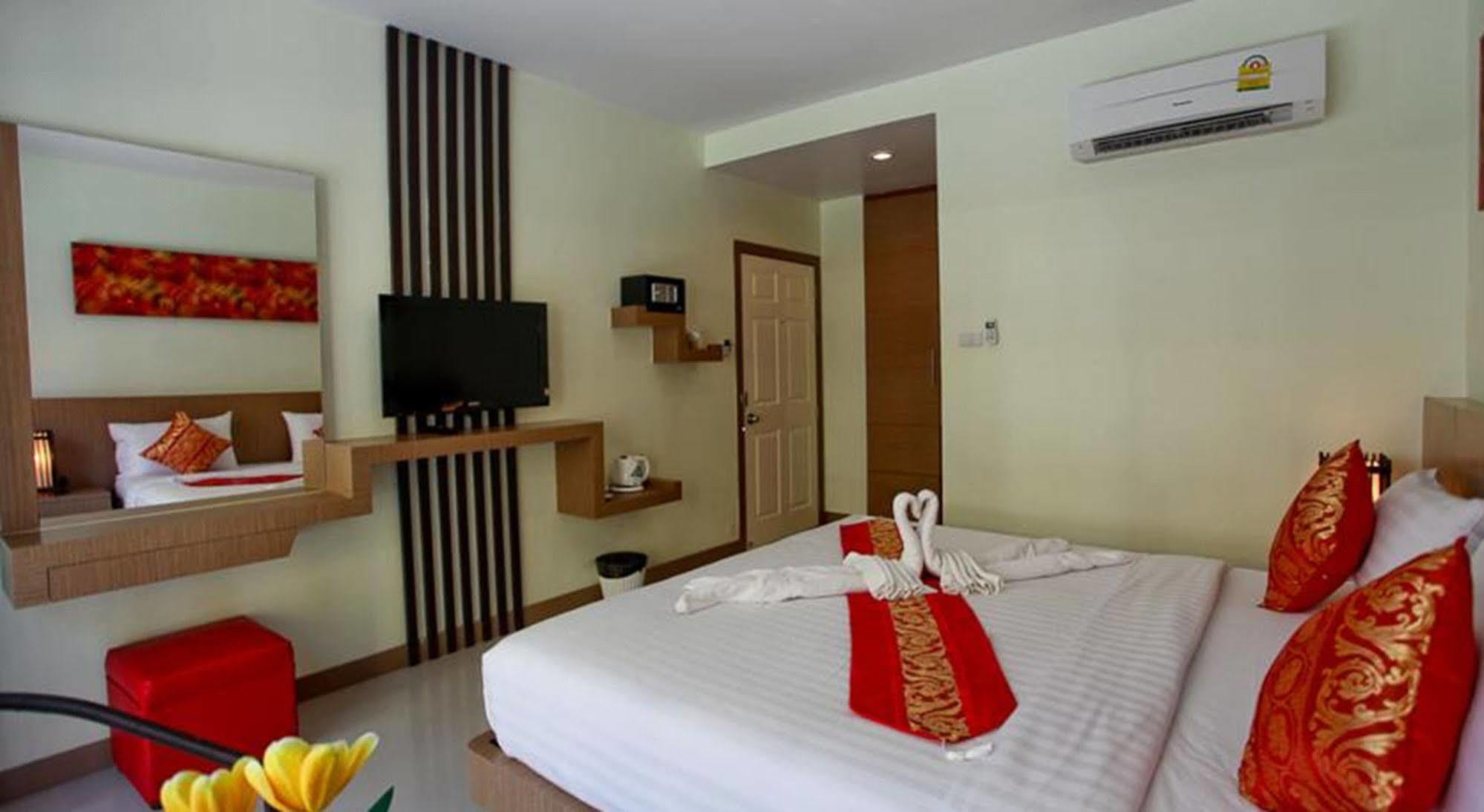 Pimrada Hotel Patong Eksteriør bilde